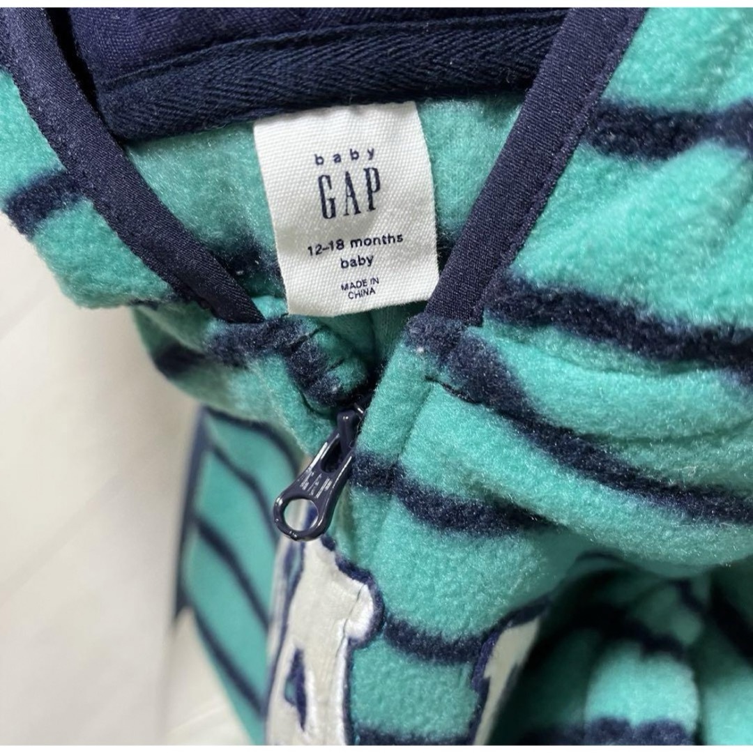 babyGAP(ベビーギャップ)のベビーギャップ　フリースロンパース　80センチ キッズ/ベビー/マタニティのベビー服(~85cm)(ロンパース)の商品写真