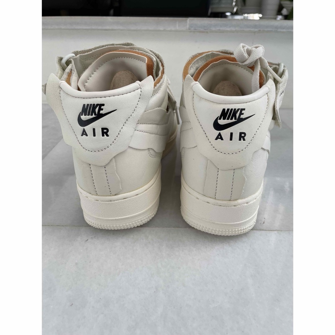 NIKE(ナイキ)の新品 ギャルソンプリュス×NIKE AF1 mid 28cmロゴ ホワイト メンズの靴/シューズ(スニーカー)の商品写真