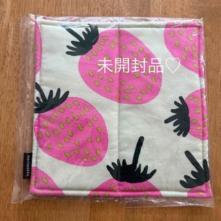 marimekko - マリメッコ　ポットホルダー　鍋敷き　ミトン　鍋つかみ　マリメッコ　いちご