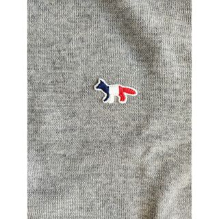 メゾンキツネ(MAISON KITSUNE')の【新品】MAISON KITSUNE メゾンキツネ　ニット(ニット/セーター)