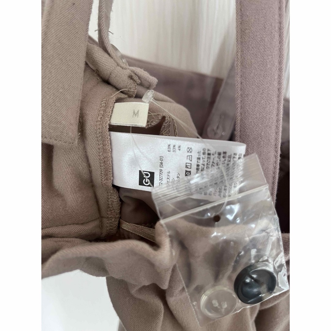 GU(ジーユー)のGU）起毛サスペンダー付きフロントボタンAラインスカート レディースのパンツ(サロペット/オーバーオール)の商品写真