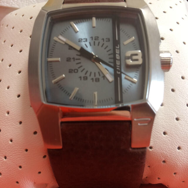 DIESEL(ディーゼル)の【箱、説明書付】DIESEL ディーゼル 腕時計 DZ-1123 クリフハンガー メンズの時計(腕時計(アナログ))の商品写真