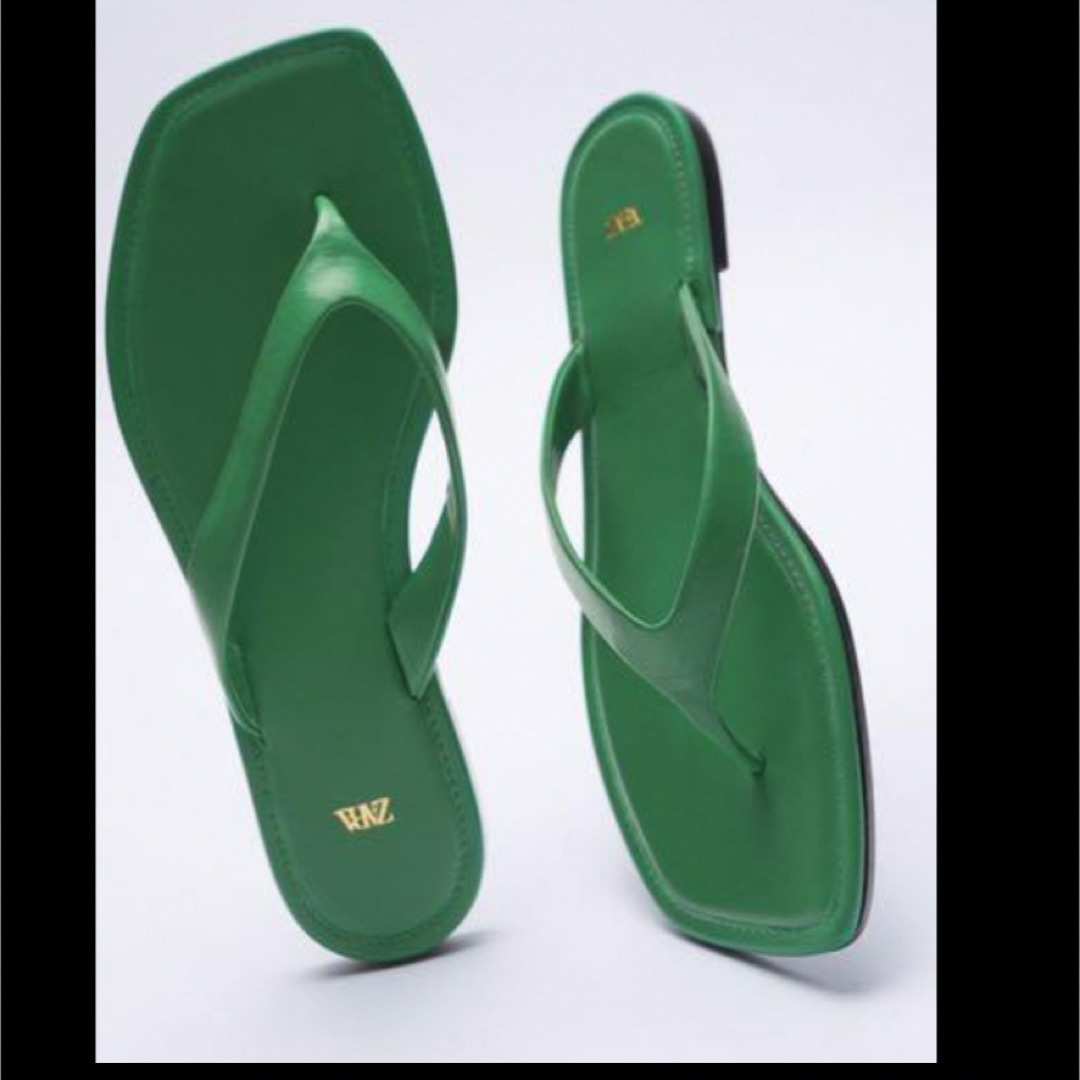 ZARA(ザラ)のZARA 完売品 スクエアトゥ レザーサンダル グリーン ザラ サンダル レディースの靴/シューズ(サンダル)の商品写真