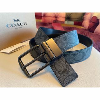 コーチ(COACH)の限定価格COACH2点セットシグネチャーフリーサイズリバーシブルベルト専用箱付き(ベルト)