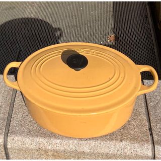 ルクルーゼ(LE CREUSET)のLe Creuset ココット オーバル　イエロー　25 ジャンク品　送料無料(鍋/フライパン)