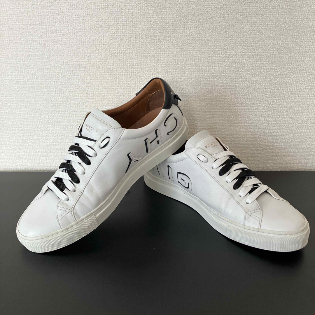 GIVENCHY - ジバンシー ホワイト×ブラック スニーカー 美品の GIVENCHY - ジバンシー ホワイト×ブラック スニーカー 美品の