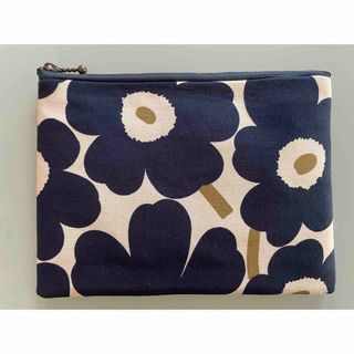 マリメッコ(marimekko)の新品未使用　マリメッコ marimekko ファフナーポーチ(大)(ポーチ)