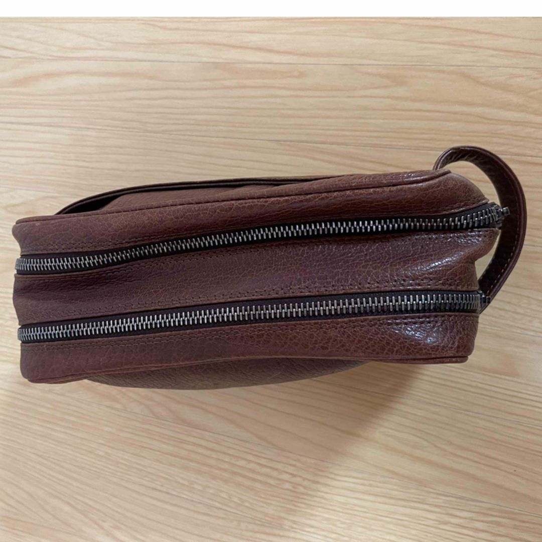 GIVENCHY(ジバンシィ)のGIVENCHY茶色セカンドバッグ中古品 メンズのバッグ(セカンドバッグ/クラッチバッグ)の商品写真