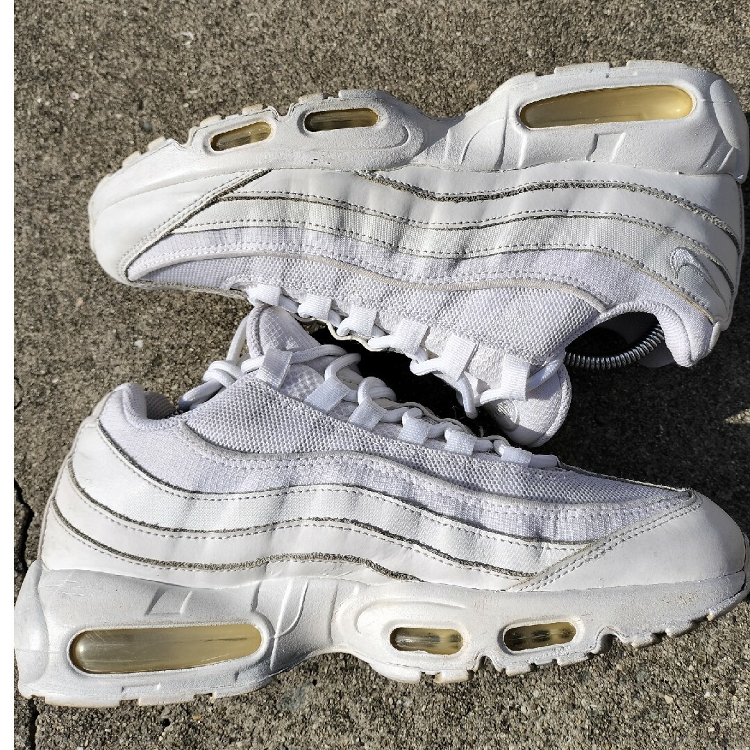 NIKE(ナイキ)のナイキ エアマックス 95 エッセンシャルNIKE AIR MAX 95 メンズの靴/シューズ(スニーカー)の商品写真