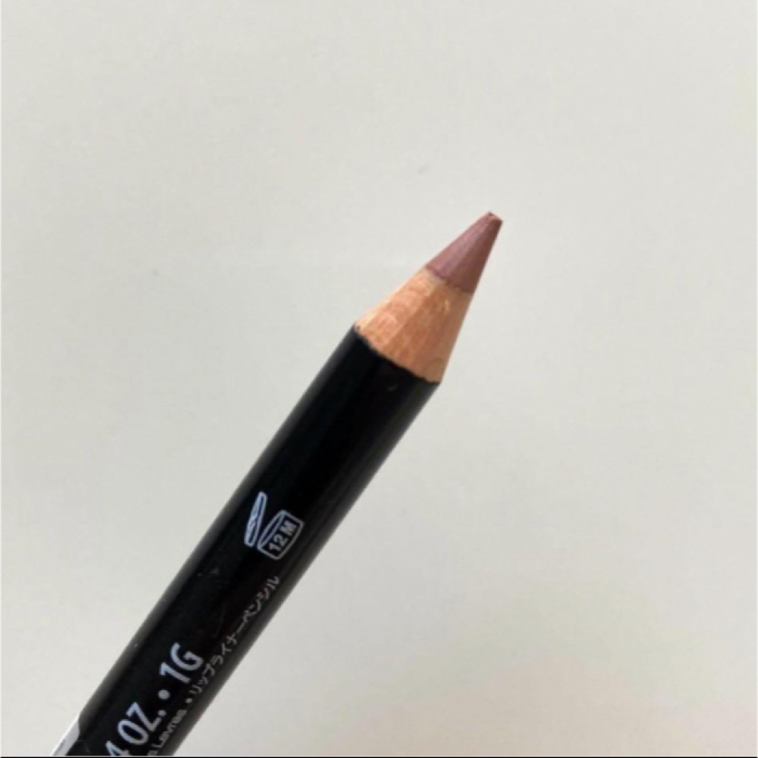 NYX(エヌワイエックス)の新品未使用NYX★ベージュ系リップペンシル コスメ/美容のベースメイク/化粧品(リップライナー)の商品写真