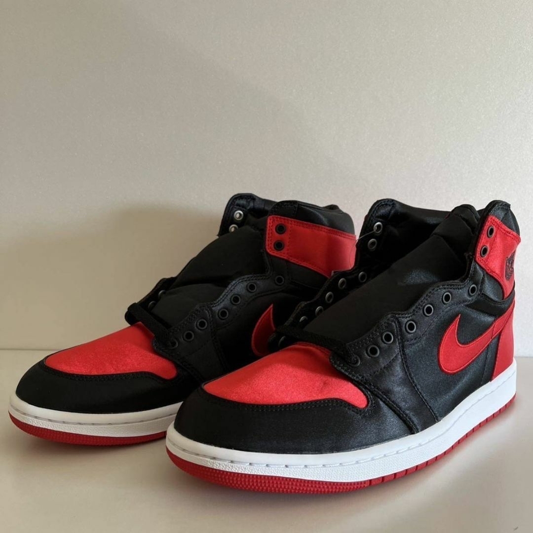 NIKE(ナイキ)の28.5cm WMNS Air Jordan 1 High Satin Bred メンズの靴/シューズ(スニーカー)の商品写真