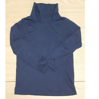 ユニクロ(UNIQLO)のユニクロ　紺色　薄手長袖　タートルネック　120(Tシャツ/カットソー)