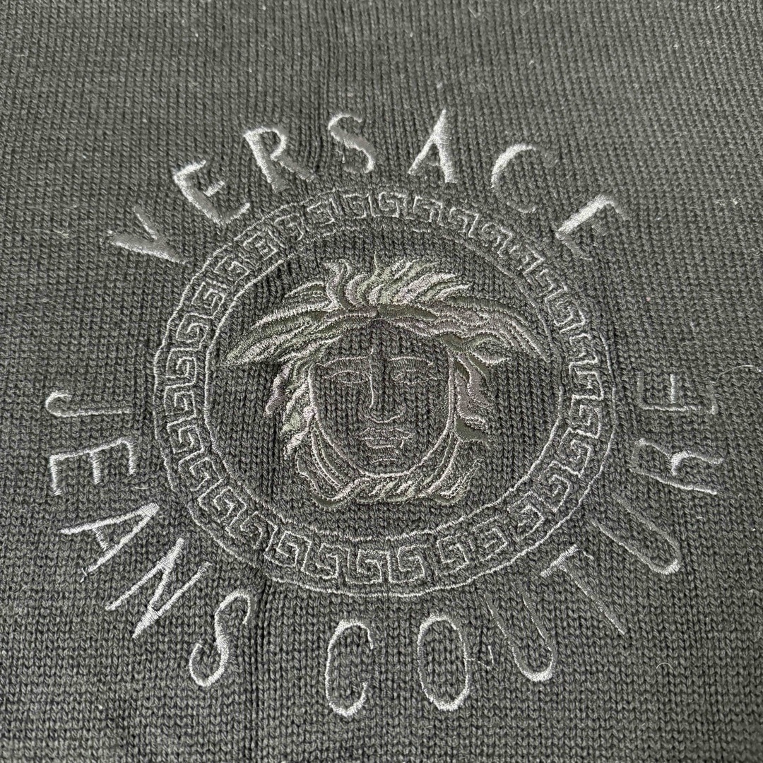 VERSACE(ヴェルサーチ)のベルサーチ　Versaceメデューサ　ニットセーター　ブラック　Ｌサイズ メンズのトップス(ニット/セーター)の商品写真