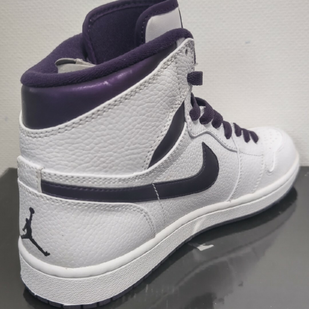 NIKE(ナイキ)のNIKE AIR JORDAN1 RETRO PURPLE メンズの靴/シューズ(スニーカー)の商品写真