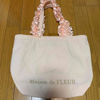 Maison de FLEUR canone 夏風揺れるリボントート