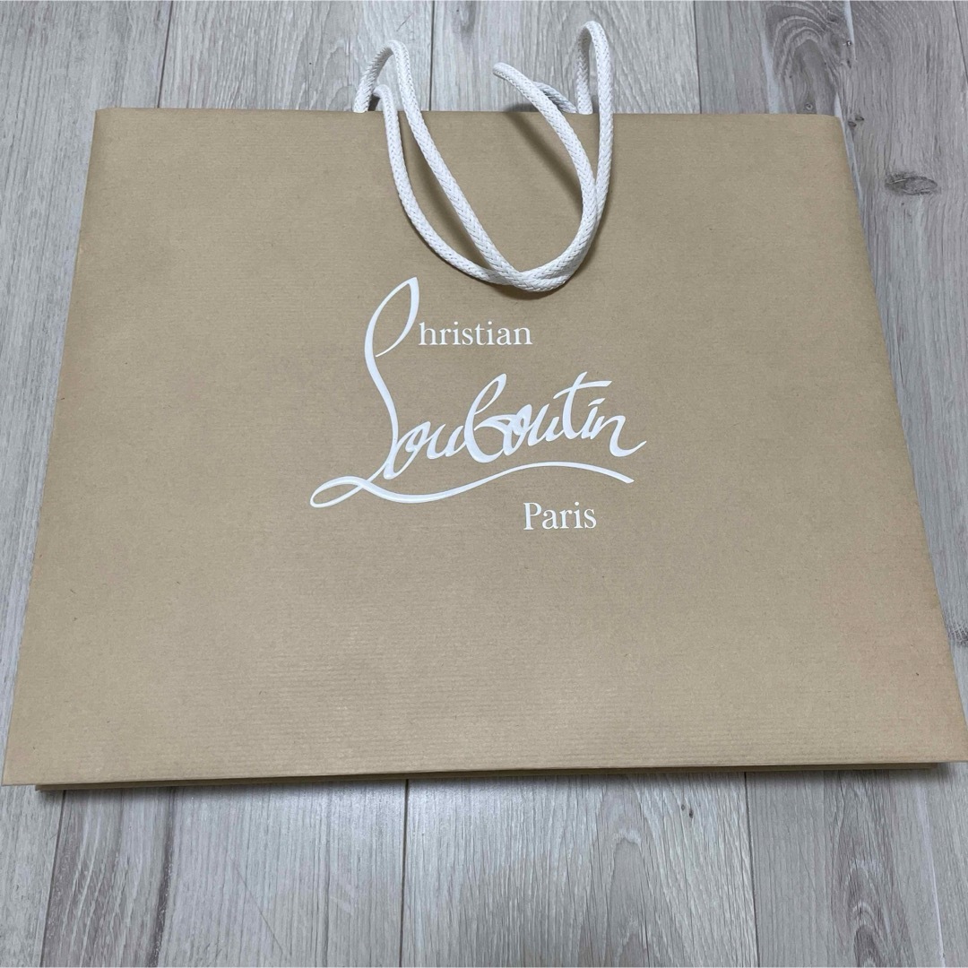 Christian Louboutin(クリスチャンルブタン)のルブタン　紙袋 レディースのバッグ(ショップ袋)の商品写真