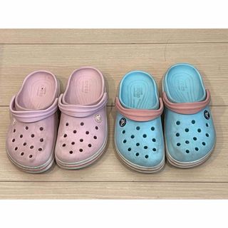 クロックス(crocs)のクロックス　CROCS C21 ピンク／水色 2足セット  双子ちゃん(サンダル)