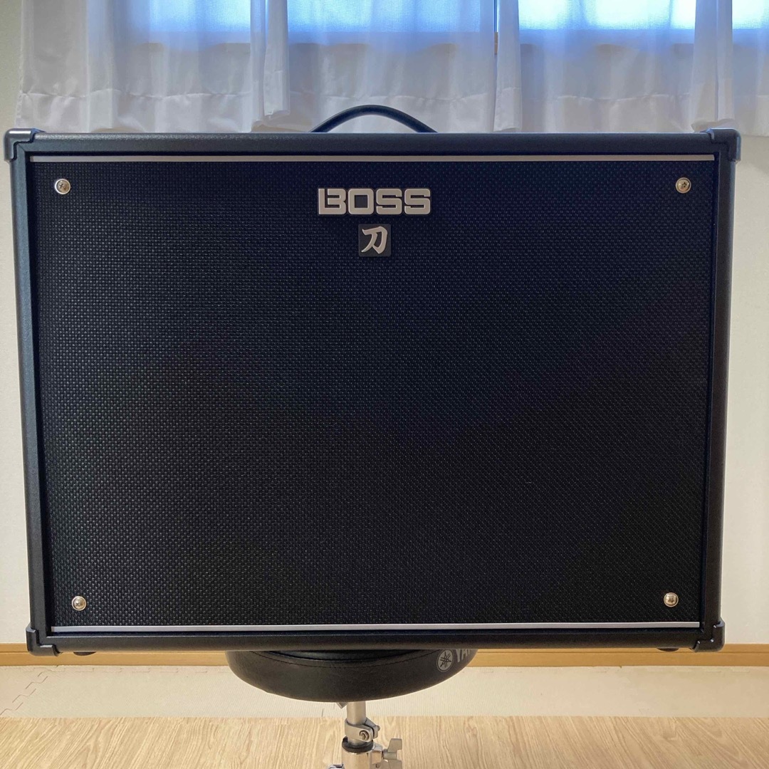 BOSS(ボス)のBOSS 刀　KTN-CAB212 中古品 楽器のギター(ギターアンプ)の商品写真