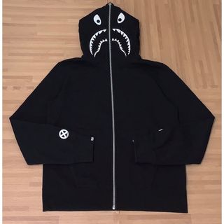 アベイシングエイプ(A BATHING APE)の★美品 APE × BOUNTY HUNTER シャークパーカー XL パーカー(パーカー)