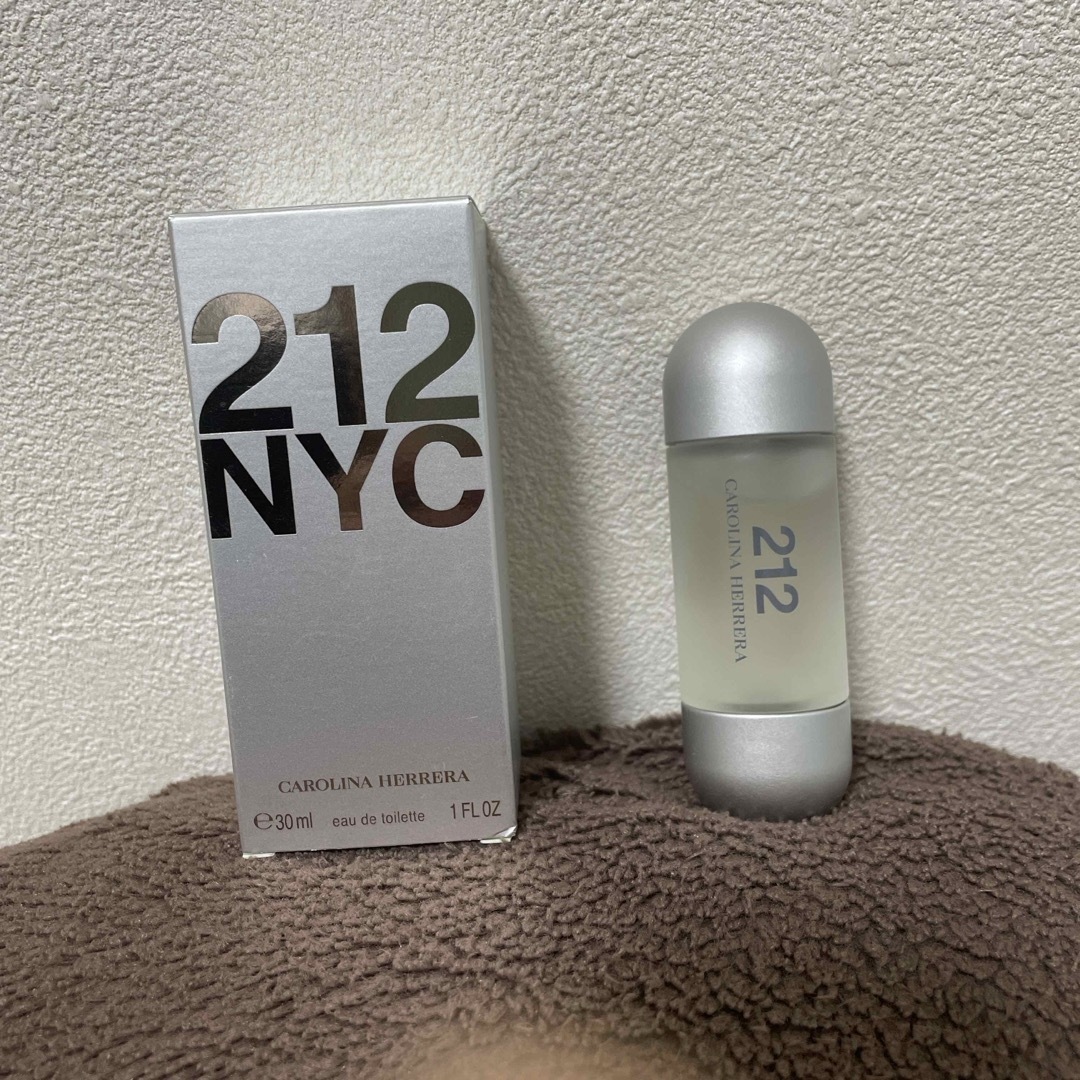 CAROLINA HERRERA(キャロライナヘレナ)のキャロライナヘレラ 香水 CAROLINA HERRERA 212 EDT・SP コスメ/美容の香水(香水(女性用))の商品写真