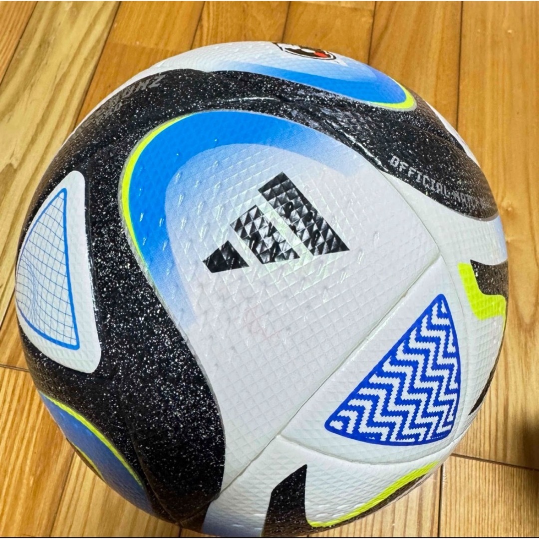 adidas(アディダス)のアディダス　サッカーボール5号球　Ｊリーグ　OCEAUNZ(オーシャンズ　プロ) スポーツ/アウトドアのサッカー/フットサル(ボール)の商品写真