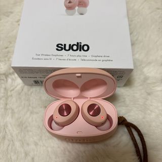 スーディオ(sudio)のSudio Tolv ピンク イヤホン 箱無し(ヘッドフォン/イヤフォン)