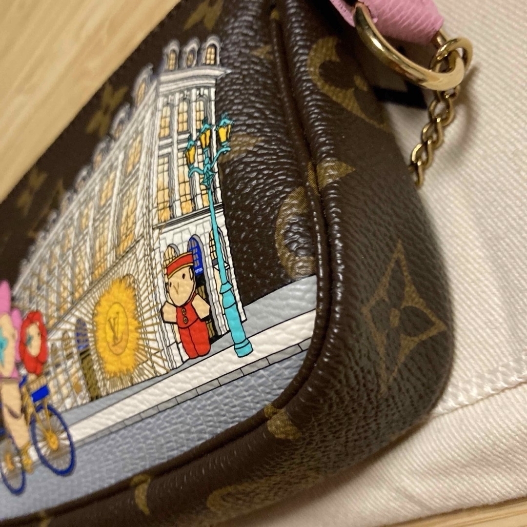 LOUIS VUITTON(ルイヴィトン)のルイヴィトン　ミニポシェットアクセソワール レディースのファッション小物(ポーチ)の商品写真