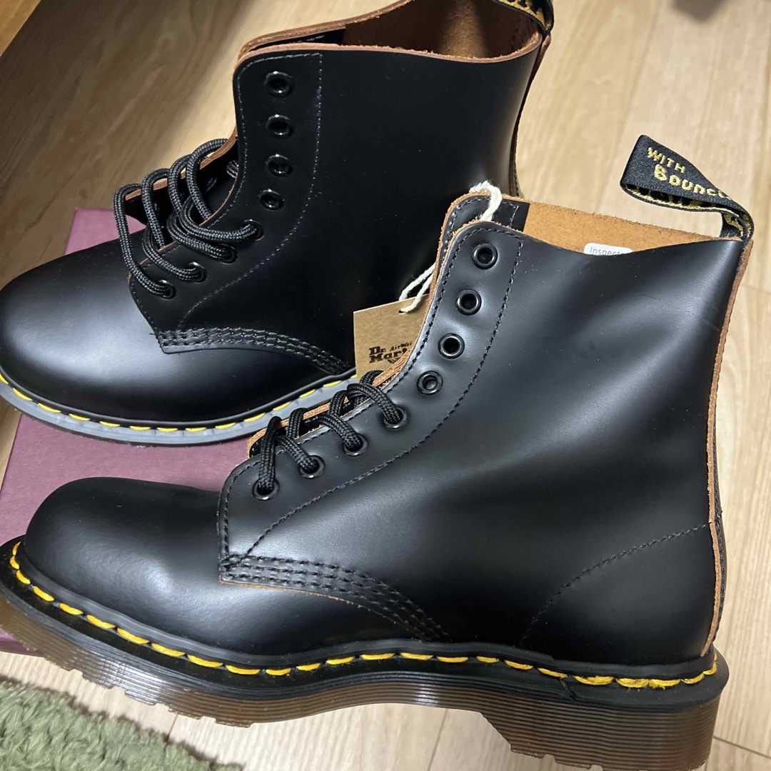 Dr.Martens(ドクターマーチン)の新品 傷有　イギリス製 ドクターマーチン 1460 8 ホール ブーツ 25cm メンズの靴/シューズ(ブーツ)の商品写真