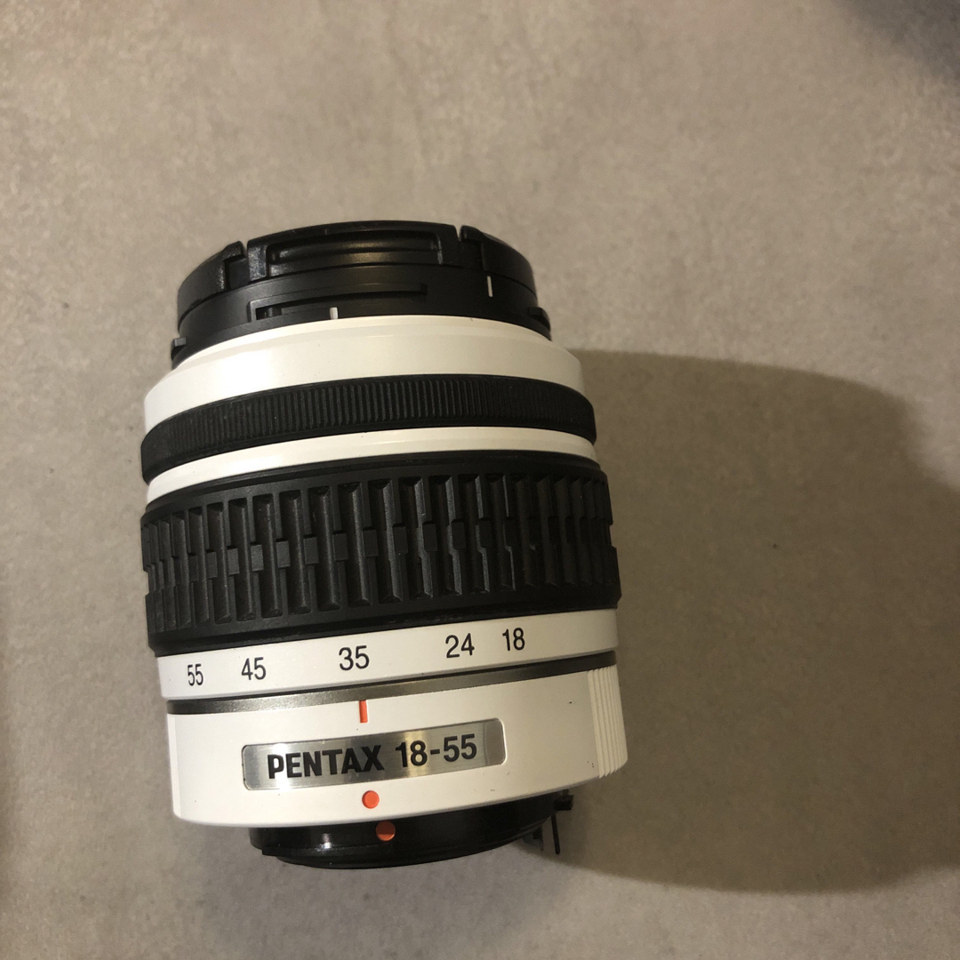 PENTAX(ペンタックス)のペンタックス　レンズ55-300、18-55ホワイト スマホ/家電/カメラのカメラ(デジタル一眼)の商品写真