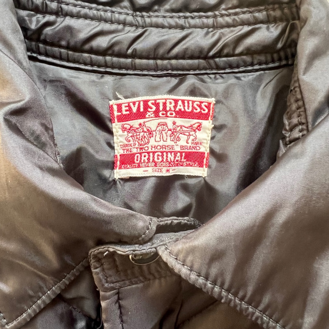 Levi's(リーバイス)のLevi's リーバイス　キルティング　コーデュロイ　切替ジャケット　Mサイズ メンズのジャケット/アウター(ダウンジャケット)の商品写真
