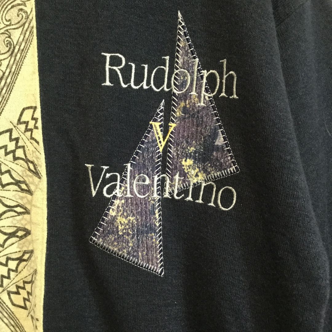 Rudolph Valentino(ルドルフヴァレンチノ)の【ルドルフヴァレンチノ 刺繍入りニット】アシンメトリー M ネイビー 古着 メンズのトップス(ニット/セーター)の商品写真