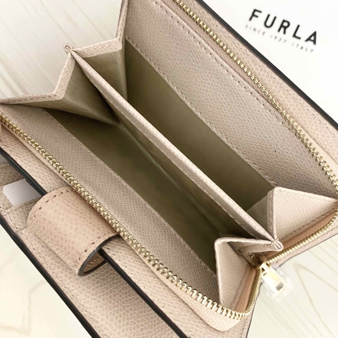 Furla(フルラ)のFURLA    折り財布   ピンクベージュ  二つ折り財布 レディースのファッション小物(財布)の商品写真