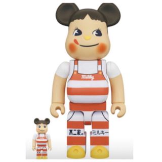 ベアブリック(BE@RBRICK)のBE＠RBRICK ペコちゃん ミルキー三角帽子デザイン 100&400%(その他)