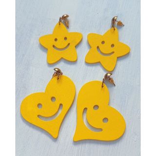 ♡ニコちゃん♡  ピアス　星　新品(ピアス)