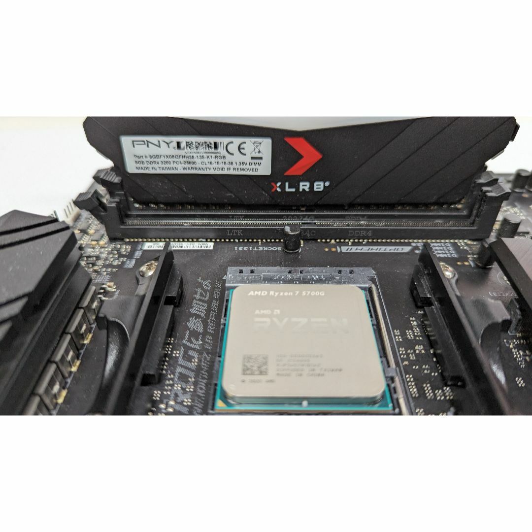 ASUS(エイスース)のASUS ROG STRIX B550-E + 5700G + 16GB セット スマホ/家電/カメラのPC/タブレット(PCパーツ)の商品写真