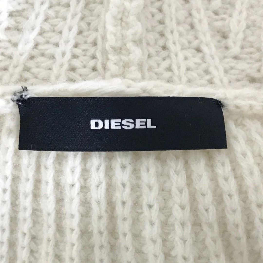 DIESEL(ディーゼル)の新古品 DIESEL ディーゼル ニット サイズXXS ホワイト イタリア製 レディースのトップス(ニット/セーター)の商品写真