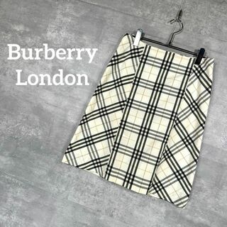 バーバリー(BURBERRY)の『Burberry London』 バーバリー (40)  チェック柄スカート(ひざ丈スカート)