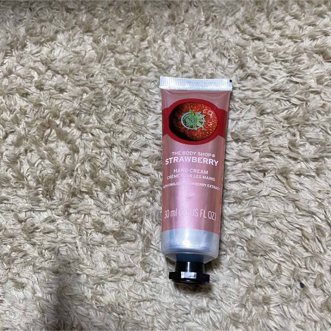 THE BODY SHOP(ザボディショップ)のボディショップ　ハンドクリーム　ストロベリー コスメ/美容のボディケア(ハンドクリーム)の商品写真