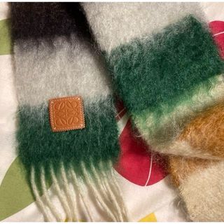LOEWE(ストライプ ・ マフラー)のフリマアイテム一覧 LOEWE(ストライプ ・ マフラー)のフリマアイテム一覧