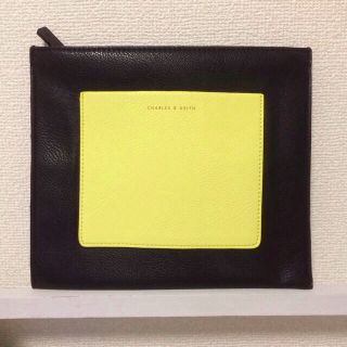 チャールズアンドキース(Charles and Keith)のCHARLES&KEITHクラッチバッグ(クラッチバッグ)