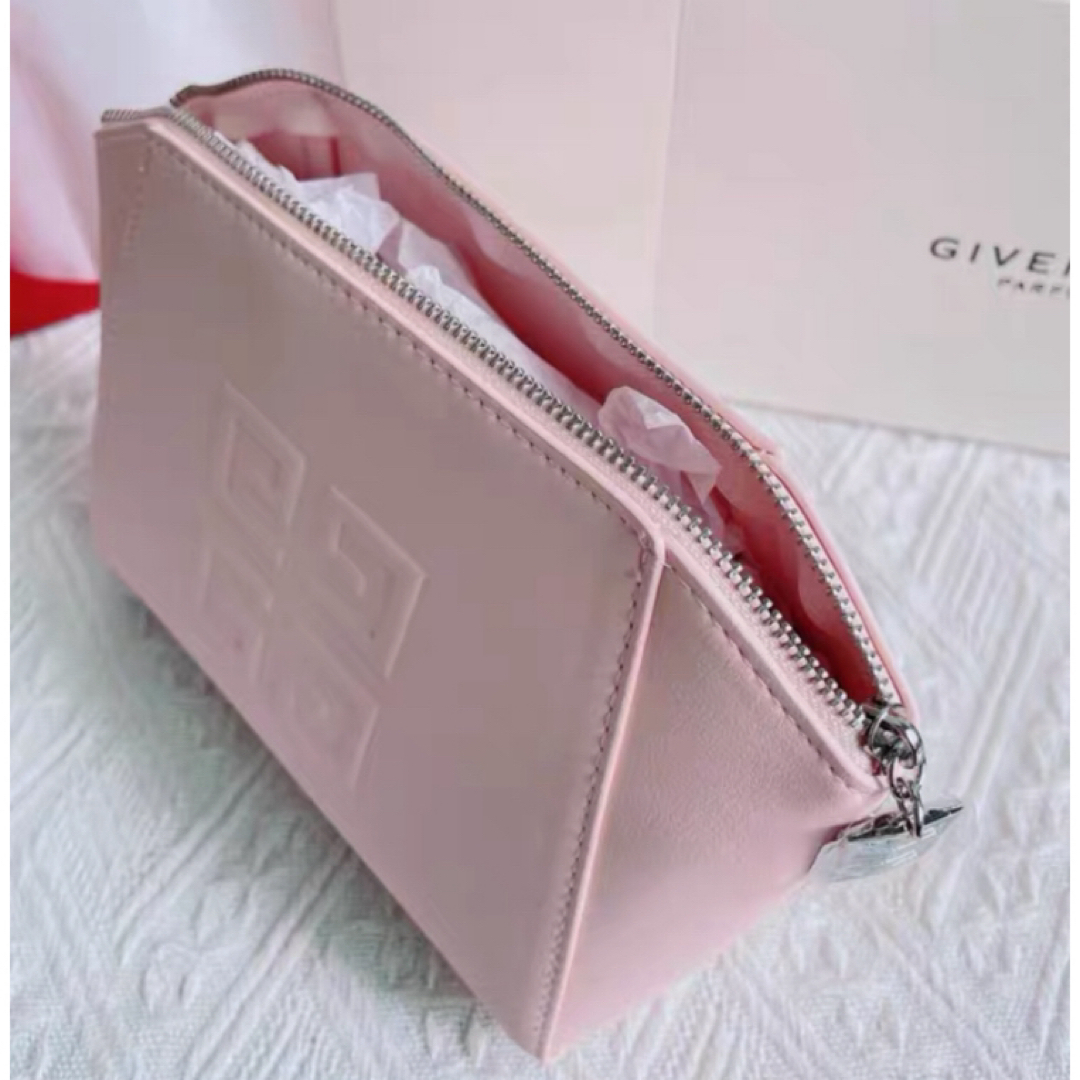 GIVENCHY(ジバンシィ)の新品　ジバンシー GIVENCHY  ノベルティマルチポーチ　正規品　ピンク レディースのファッション小物(ポーチ)の商品写真