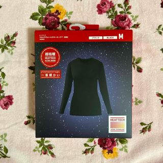 ユニクロ(UNIQLO)のユニクロ　レディース　ヒートテック　超極暖　Ｍ(アンダーシャツ/防寒インナー)