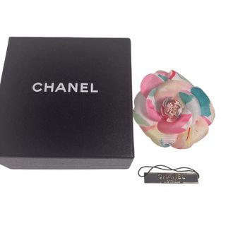 シャネル(CHANEL)のシャネル  ブローチ カラフル  CHANEL コサージュ(ブローチ/コサージュ)