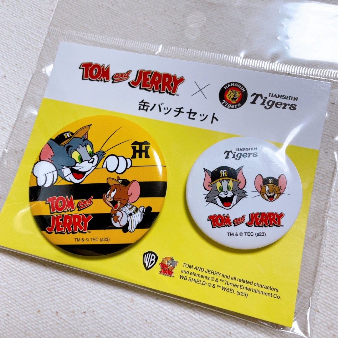 阪神タイガース(ハンシンタイガース)の【じぇり様】阪神タイガース TOM＆JERRY トムとジェリー 缶バッジ セット エンタメ/ホビーのおもちゃ/ぬいぐるみ(キャラクターグッズ)の商品写真