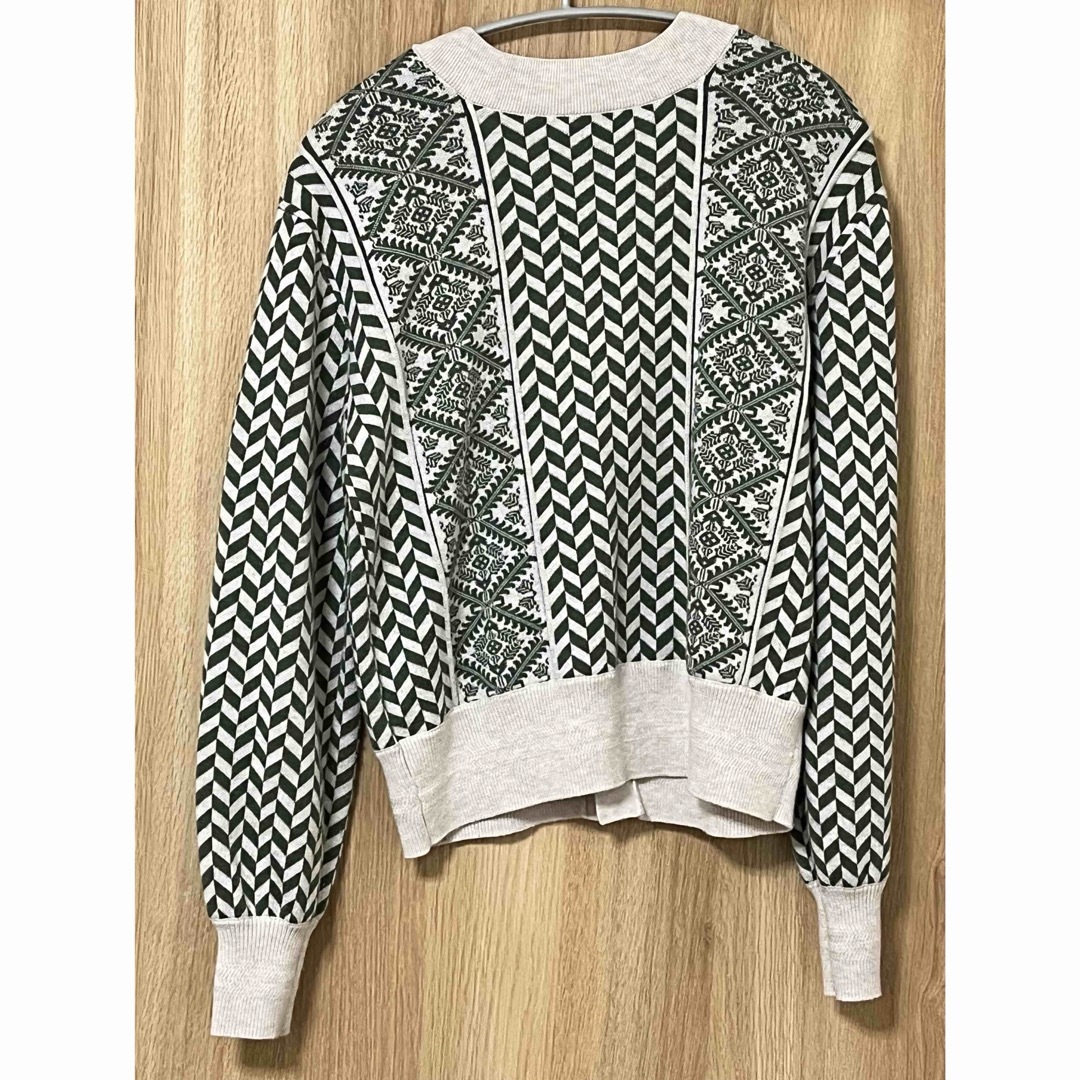 Ameri VINTAGE(アメリヴィンテージ)のUND HERRINGBONE JACQUARD KNIT CARDIGAN レディースのトップス(カーディガン)の商品写真