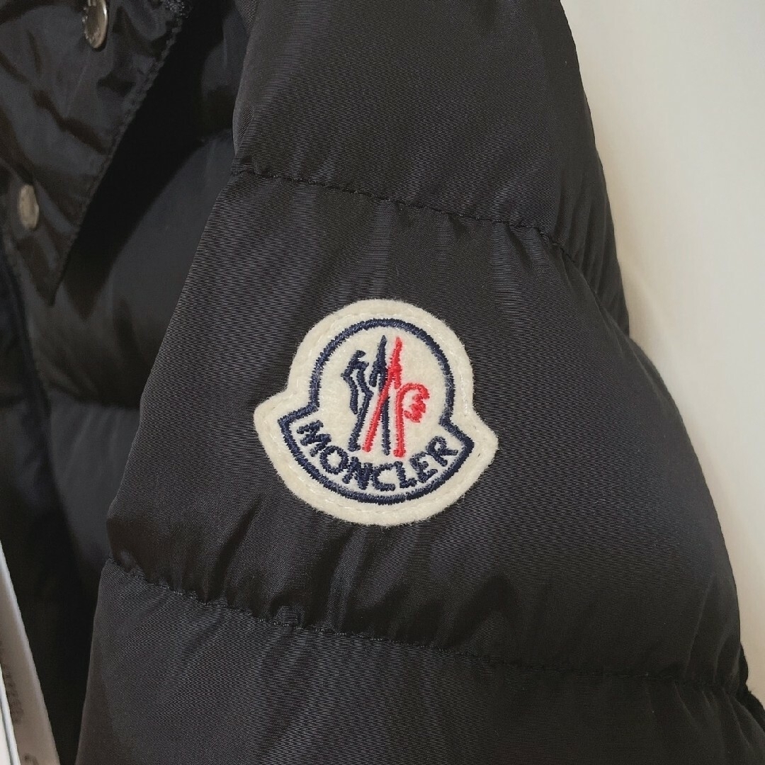 MONCLER(モンクレール)のモンクレール　シャーパル　CHARPAL 12A 00相当　ブラック　キッズ レディースのジャケット/アウター(ダウンジャケット)の商品写真