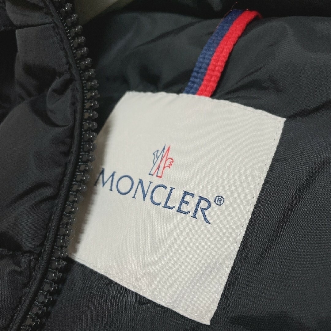 MONCLER(モンクレール)のモンクレール　シャーパル　CHARPAL 12A 00相当　ブラック　キッズ レディースのジャケット/アウター(ダウンジャケット)の商品写真