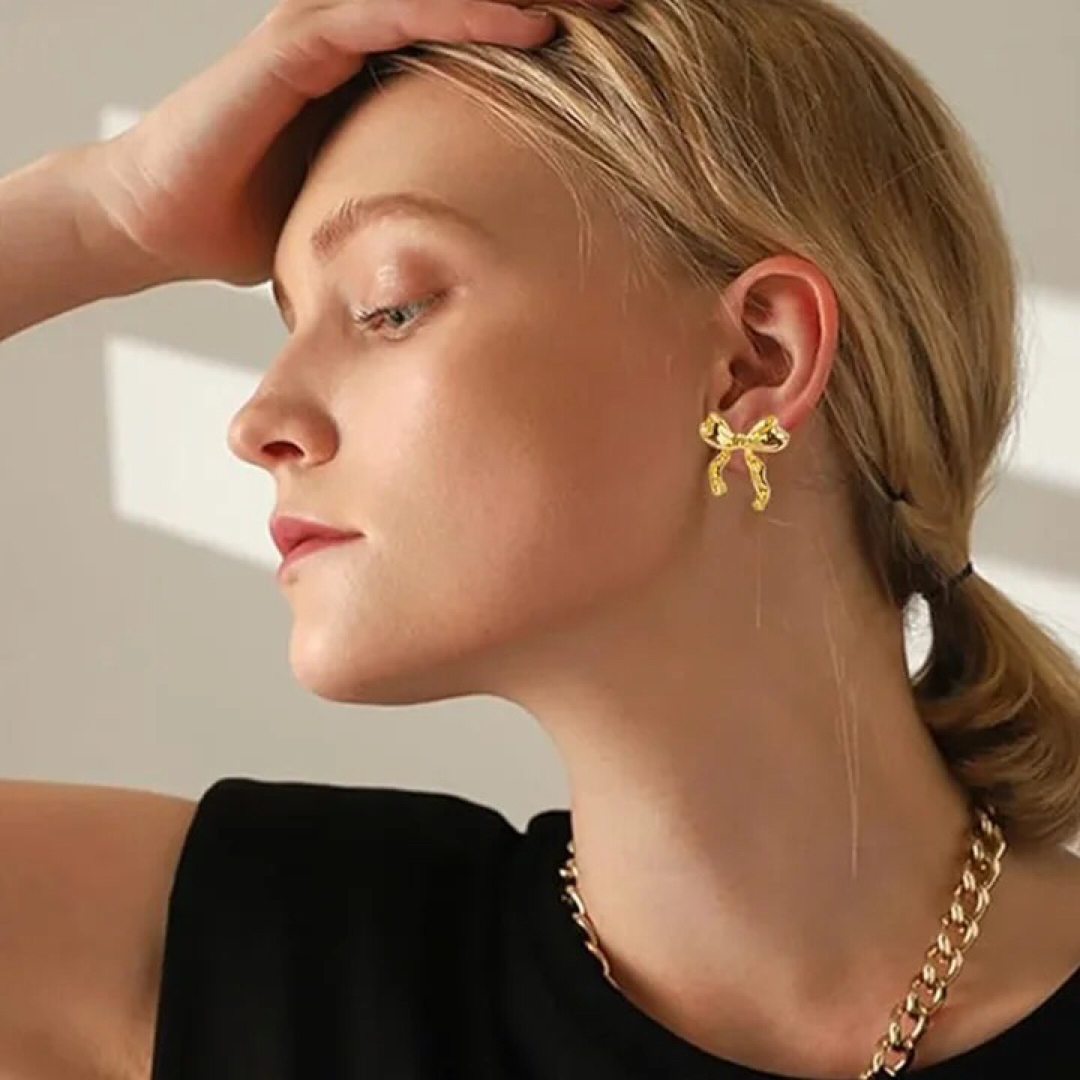 DEUXIEME CLASSE(ドゥーズィエムクラス)の【新品】ribbon pierce / gold レディースのアクセサリー(ピアス)の商品写真