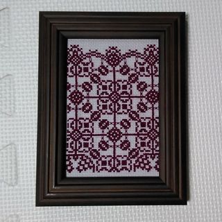 刺繍　レース柄　えんじ　木枠　壁掛け　落ち着いた雰囲気　ハンドメイド　訳あり(インテリア雑貨)