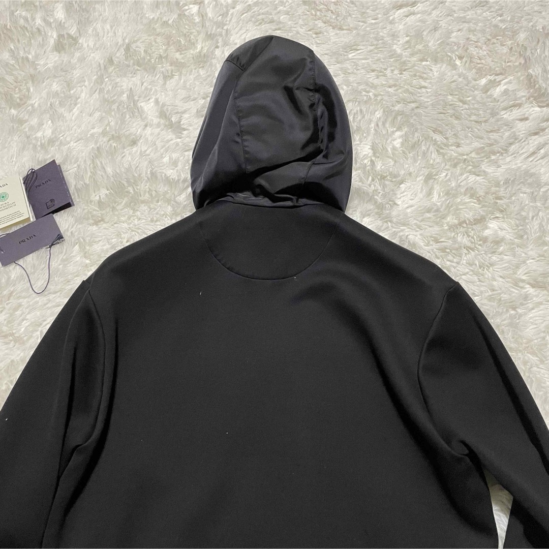 PRADA - PRADA RE-NYLON 完売品 三角ロゴ フードジャケット PRADA - PRADA RE-NYLON 完売品 三角ロゴ フードジャケット